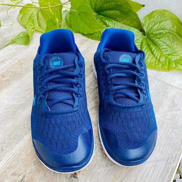 💙🤍Nike sneakers blue run - Size 6 Y- good for women size 7💙🤍 - Picture 2 of 5